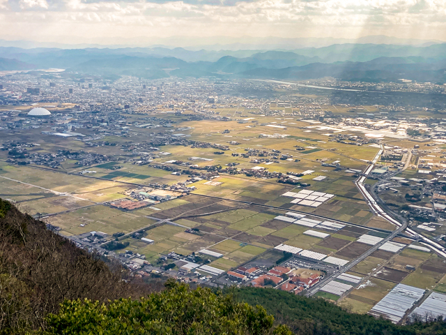 出雲大社近くの弥山（標高506m）からの景色、眼下に八島町が見える