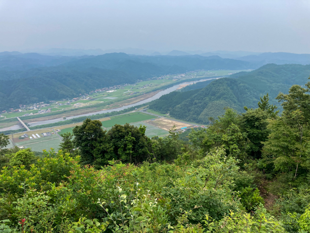 �������ˤ������Ĥ�ܤȤ��θ�������������ή�줬�ߤ���